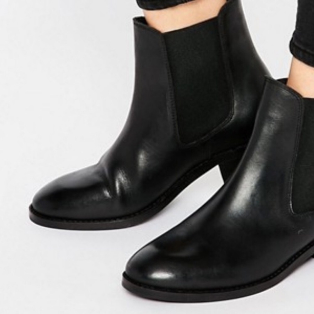 Jcrew black leather Chelsea boots